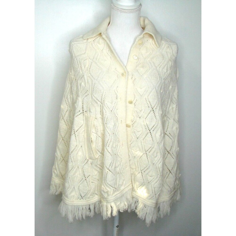 Vtg Wintuk Chris Ann White Knit Poncho Cape Shawl Acrylic Button Up Fringe Trim